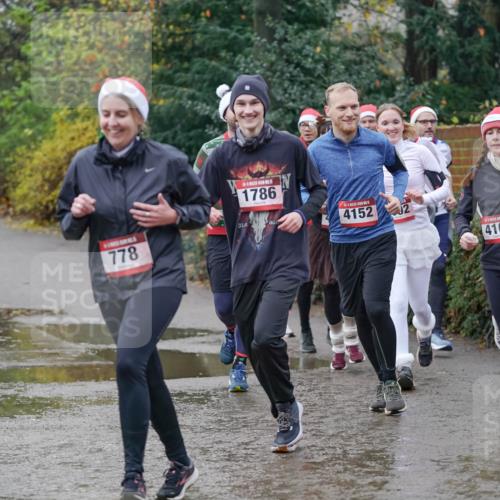 07.12.2025 - St. Pauli X-Mass-Run No. 15 Michael Burmester http://msf.ph/oto/9411872 07.12.2025 11:43:07 Laufen 795, 1786, 778, 31, 03, 4152, 2, 4109, 2463 meine-sportfotos.de
