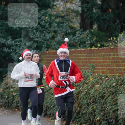 07.12.2025 - St. Pauli X-Mass-Run No. 15 Michael Burmester http://msf.ph/oto/9411885 07.12.2025 10:00:30 Laufen 2925, 25, 2952, 5, 2952 meine-sportfotos.de