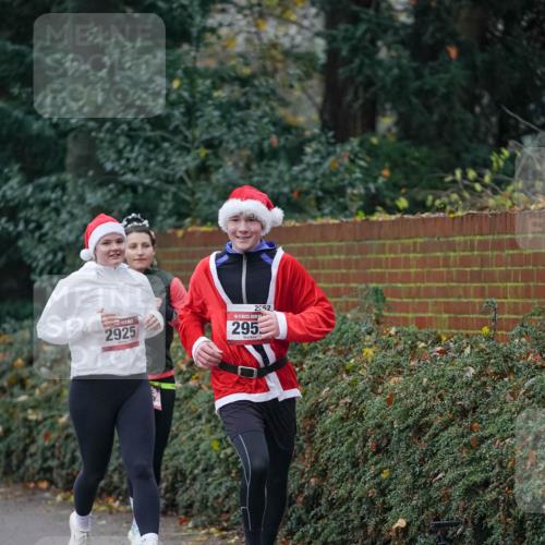 07.12.2025 - St. Pauli X-Mass-Run No. 15 Michael Burmester http://msf.ph/oto/9411888 07.12.2025 10:00:31 Laufen 2925, 295, 2052 meine-sportfotos.de
