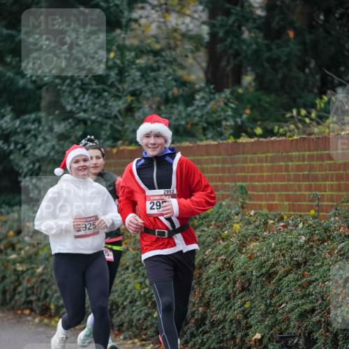 07.12.2025 - St. Pauli X-Mass-Run No. 15 Michael Burmester http://msf.ph/oto/9411891 07.12.2025 10:00:31 Laufen 925, 2952, 29 meine-sportfotos.de