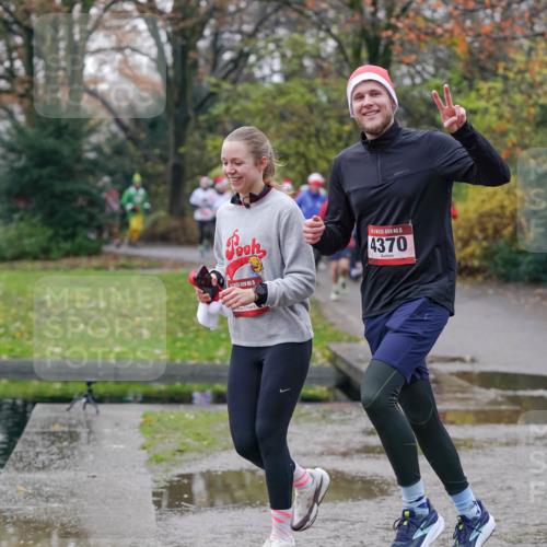 07.12.2025 - St. Pauli X-Mass-Run No. 15 Michael Burmester http://msf.ph/oto/9411934 07.12.2025 11:43:12 Laufen 15, 4370, 15 meine-sportfotos.de