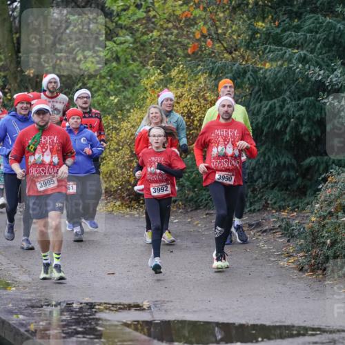 07.12.2025 - St. Pauli X-Mass-Run No. 15 Michael Burmester http://msf.ph/oto/9411945 07.12.2025 11:43:14 Laufen 80, 2411, 3995, 61, 50, 3992, 3990 meine-sportfotos.de