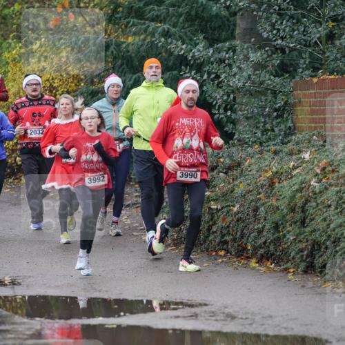 07.12.2025 - St. Pauli X-Mass-Run No. 15 Michael Burmester http://msf.ph/oto/9411954 07.12.2025 11:43:15 Laufen 436, 361, 2032, 3992, 3990 meine-sportfotos.de