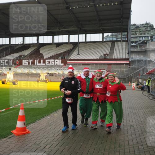 07.12.2025 - St. Pauli X-Mass-Run No. 15 Fabian Wolf http://msf.ph/oto/9411955 07.12.2025 11:14:52 Ziel 922, 1778, 1798, 1804, 1807, 2211, 4010 meine-sportfotos.de
