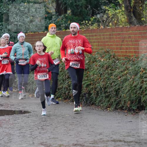 07.12.2025 - St. Pauli X-Mass-Run No. 15 Michael Burmester http://msf.ph/oto/9411979 07.12.2025 11:43:18 Laufen 4314, 3081, 3992, 3082, 3990 meine-sportfotos.de