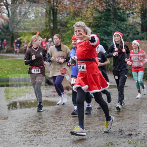07.12.2025 - St. Pauli X-Mass-Run No. 15 Michael Burmester http://msf.ph/oto/9412051 07.12.2025 11:43:25 Laufen 1236, 201, 314, 4006, 3807, 61 meine-sportfotos.de