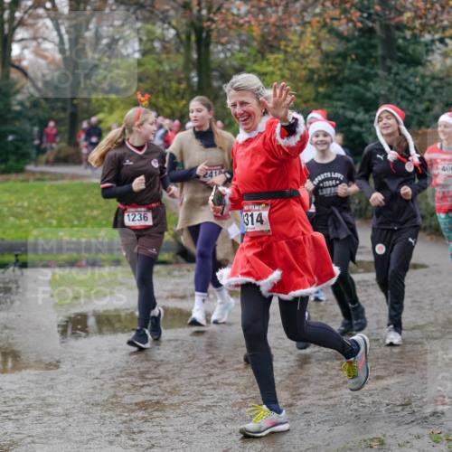 07.12.2025 - St. Pauli X-Mass-Run No. 15 Michael Burmester http://msf.ph/oto/9412054 07.12.2025 11:43:25 Laufen 1236, 241, 314, 4006, 3807 meine-sportfotos.de