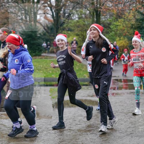 07.12.2025 - St. Pauli X-Mass-Run No. 15 Michael Burmester http://msf.ph/oto/9412075 07.12.2025 11:43:26 Laufen 1994, 4006, 3807 meine-sportfotos.de