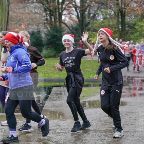 07.12.2025 - St. Pauli X-Mass-Run No. 15 Michael Burmester http://msf.ph/oto/9412080 07.12.2025 11:43:26 Laufen 241, 1994, 4006 meine-sportfotos.de
