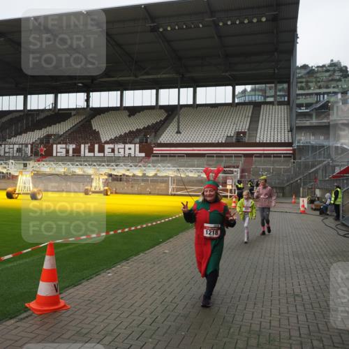 07.12.2025 - St. Pauli X-Mass-Run No. 15 Fabian Wolf http://msf.ph/oto/9412081 07.12.2025 11:15:23 Ziel 313, 391, 1218, 1282, 3133 meine-sportfotos.de