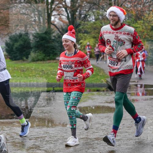 07.12.2025 - St. Pauli X-Mass-Run No. 15 Michael Burmester http://msf.ph/oto/9412092 07.12.2025 11:43:27 Laufen 423, 15, 4006, 15, 3807 meine-sportfotos.de