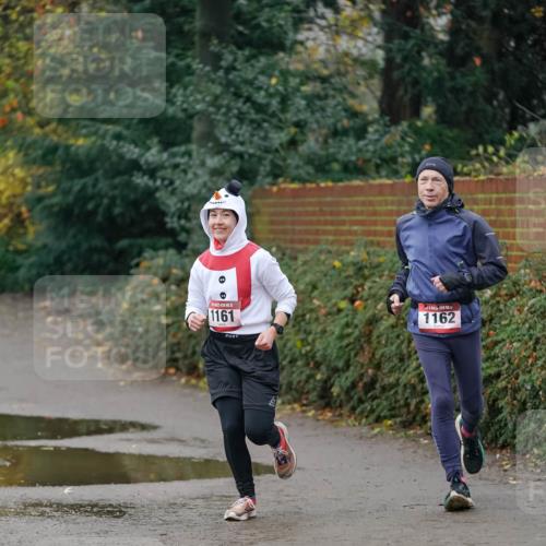 07.12.2025 - St. Pauli X-Mass-Run No. 15 Michael Burmester http://msf.ph/oto/9412094 07.12.2025 10:00:56 Laufen 1161, 1162 meine-sportfotos.de