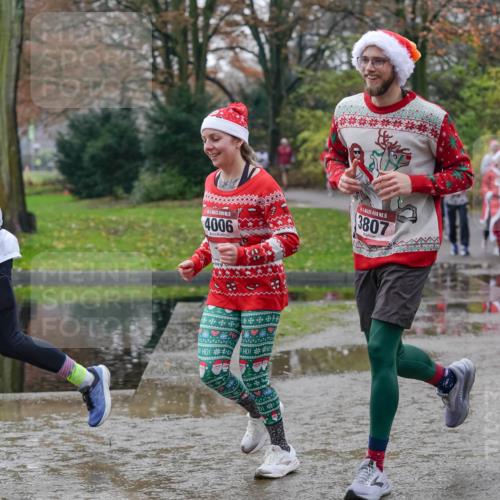 07.12.2025 - St. Pauli X-Mass-Run No. 15 Michael Burmester http://msf.ph/oto/9412095 07.12.2025 11:43:27 Laufen 23, 4006, 15, 3807 meine-sportfotos.de