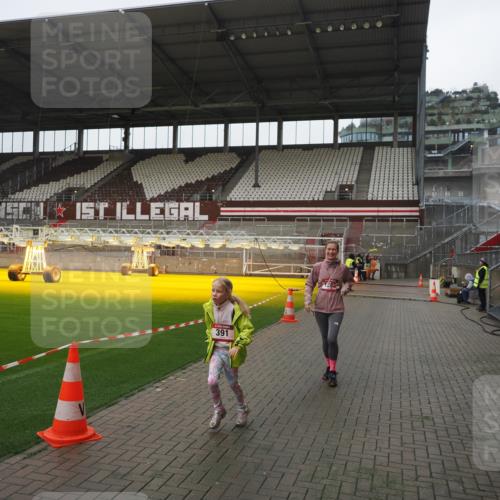 07.12.2025 - St. Pauli X-Mass-Run No. 15 Fabian Wolf http://msf.ph/oto/9412099 07.12.2025 11:15:25 Ziel 391, 1218, 1282, 3133 meine-sportfotos.de
