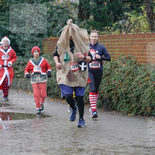 07.12.2025 - St. Pauli X-Mass-Run No. 15 Michael Burmester http://msf.ph/oto/9412101 07.12.2025 11:43:29 Laufen 89, 4035, 3899, 4367, 2398, 4008 meine-sportfotos.de