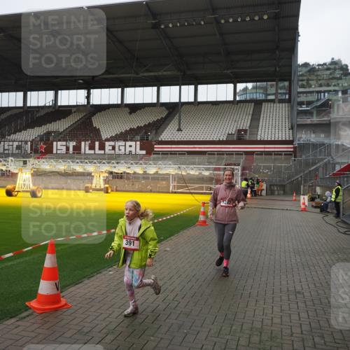 07.12.2025 - St. Pauli X-Mass-Run No. 15 Fabian Wolf http://msf.ph/oto/9412102 07.12.2025 11:15:25 Ziel 391, 1218, 1282, 3133 meine-sportfotos.de