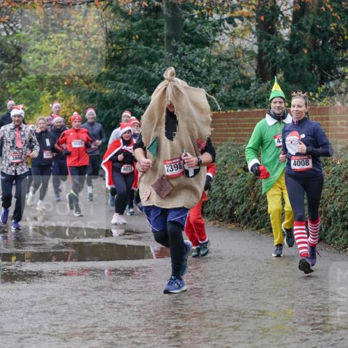 07.12.2025 - St. Pauli X-Mass-Run No. 15 Michael Burmester http://msf.ph/oto/9412107 07.12.2025 11:43:30 Laufen 3898, 380, 3689, 43, 4035, 2398, 4008 meine-sportfotos.de