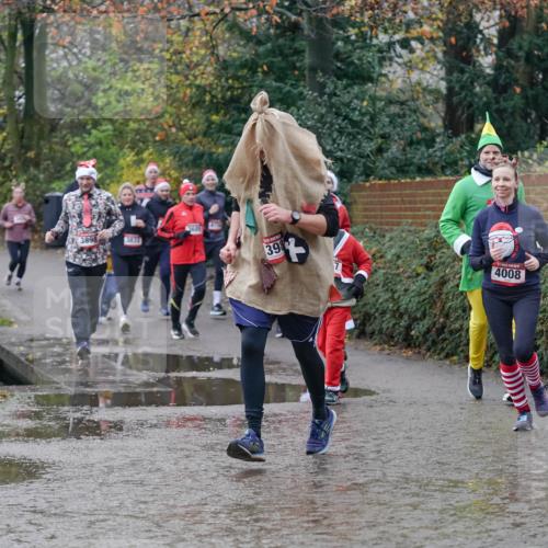07.12.2025 - St. Pauli X-Mass-Run No. 15 Michael Burmester http://msf.ph/oto/9412113 07.12.2025 11:43:30 Laufen 3898, 3833, 3614, 398, 4008 meine-sportfotos.de