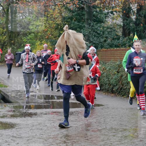 07.12.2025 - St. Pauli X-Mass-Run No. 15 Michael Burmester http://msf.ph/oto/9412116 07.12.2025 11:43:30 Laufen 3898, 3811, 2398, 899, 4008 meine-sportfotos.de