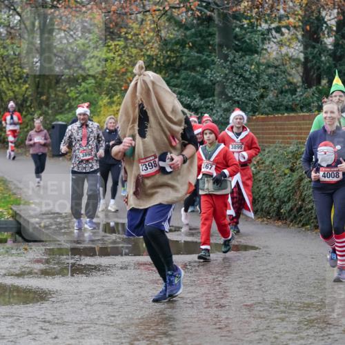 07.12.2025 - St. Pauli X-Mass-Run No. 15 Michael Burmester http://msf.ph/oto/9412122 07.12.2025 11:43:30 Laufen 2398, 4008 meine-sportfotos.de