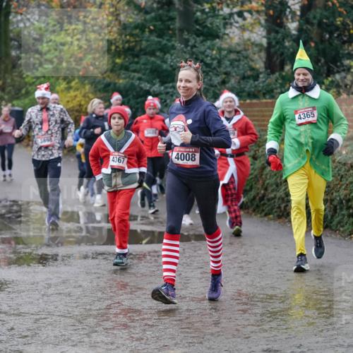 07.12.2025 - St. Pauli X-Mass-Run No. 15 Michael Burmester http://msf.ph/oto/9412128 07.12.2025 11:43:31 Laufen 2398, 3898, 4367, 15, 4008, 4365 meine-sportfotos.de
