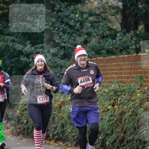 07.12.2025 - St. Pauli X-Mass-Run No. 15 Michael Burmester http://msf.ph/oto/9412133 07.12.2025 10:01:02 Laufen 155, 1371, 4498 meine-sportfotos.de