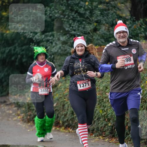 07.12.2025 - St. Pauli X-Mass-Run No. 15 Michael Burmester http://msf.ph/oto/9412142 07.12.2025 10:01:03 Laufen 3455, 15, 1371, 98 meine-sportfotos.de
