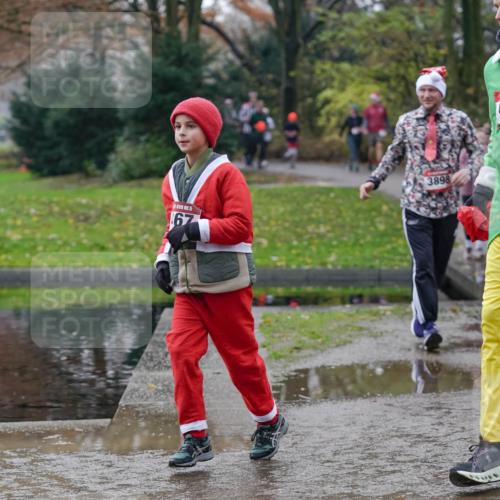 07.12.2025 - St. Pauli X-Mass-Run No. 15 Michael Burmester http://msf.ph/oto/9412158 07.12.2025 11:43:33 Laufen 5, 67, 3898, 4365 meine-sportfotos.de
