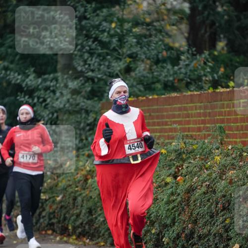 07.12.2025 - St. Pauli X-Mass-Run No. 15 Michael Burmester http://msf.ph/oto/9412166 07.12.2025 10:01:08 Laufen 4170, 5, 4540 meine-sportfotos.de