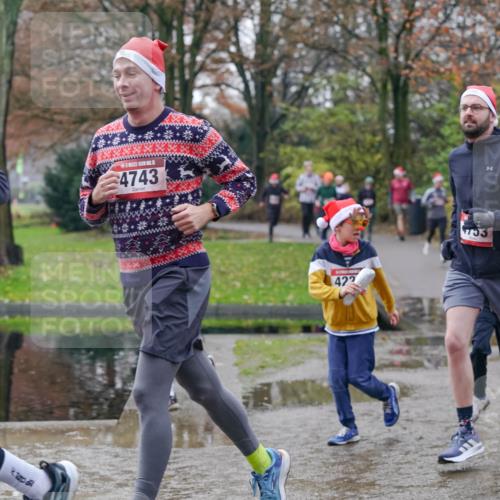 07.12.2025 - St. Pauli X-Mass-Run No. 15 Michael Burmester http://msf.ph/oto/9412227 07.12.2025 11:43:39 Laufen 54, 5, 4743, 422, 793 meine-sportfotos.de
