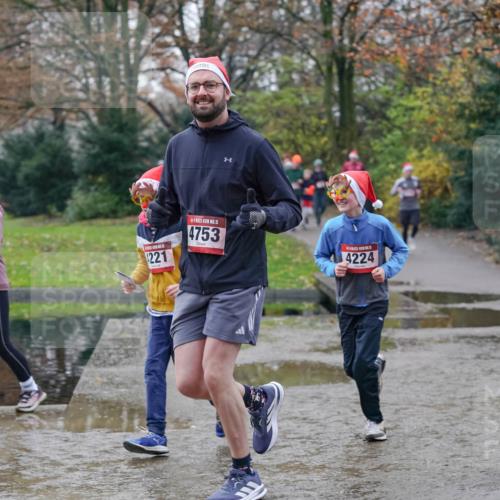 07.12.2025 - St. Pauli X-Mass-Run No. 15 Michael Burmester http://msf.ph/oto/9412233 07.12.2025 11:43:40 Laufen 221, 15, 4753, 4224 meine-sportfotos.de