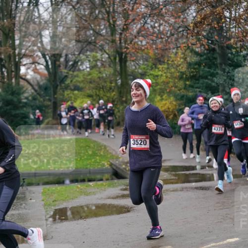 07.12.2025 - St. Pauli X-Mass-Run No. 15 Michael Burmester http://msf.ph/oto/9412234 07.12.2025 10:01:15 Laufen 15, 3520, 4331, 4436 meine-sportfotos.de