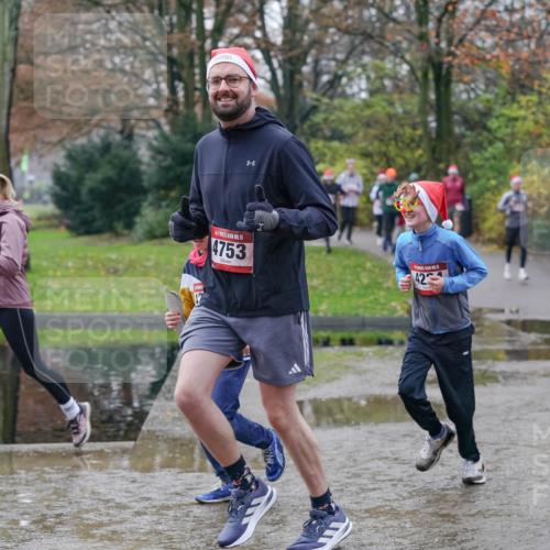 07.12.2025 - St. Pauli X-Mass-Run No. 15 Michael Burmester http://msf.ph/oto/9412236 07.12.2025 11:43:40 Laufen 15, 4753, 42 meine-sportfotos.de