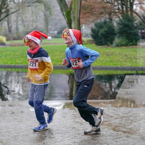 07.12.2025 - St. Pauli X-Mass-Run No. 15 Michael Burmester http://msf.ph/oto/9412250 07.12.2025 11:43:41 Laufen 6, 15, 221, 22 meine-sportfotos.de