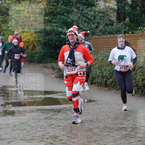 07.12.2025 - St. Pauli X-Mass-Run No. 15 Michael Burmester http://msf.ph/oto/9412256 07.12.2025 11:43:43 Laufen 15, 3397, 4732 meine-sportfotos.de