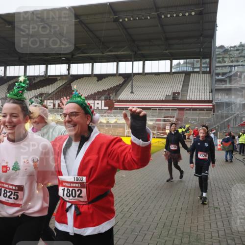 07.12.2025 - St. Pauli X-Mass-Run No. 15 Fabian Wolf http://msf.ph/oto/9412275 07.12.2025 11:16:18 Ziel 1800, 1802, 1821, 1825, 2195, 2464, 3241, 3256, 3326 meine-sportfotos.de