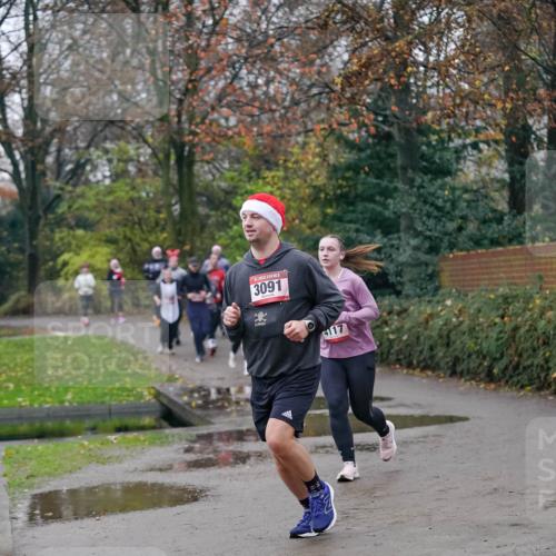 07.12.2025 - St. Pauli X-Mass-Run No. 15 Michael Burmester http://msf.ph/oto/9412276 07.12.2025 10:01:20 Laufen 3091, 4117 meine-sportfotos.de
