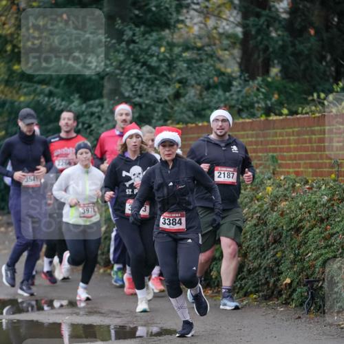 07.12.2025 - St. Pauli X-Mass-Run No. 15 Michael Burmester http://msf.ph/oto/9412294 07.12.2025 10:01:23 Laufen 3541, 3976, 3384, 2187 meine-sportfotos.de
