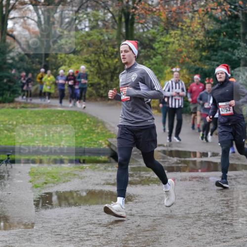 07.12.2025 - St. Pauli X-Mass-Run No. 15 Michael Burmester http://msf.ph/oto/9412301 07.12.2025 11:43:46 Laufen 4752 meine-sportfotos.de