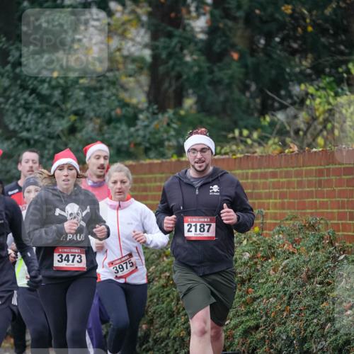 07.12.2025 - St. Pauli X-Mass-Run No. 15 Michael Burmester http://msf.ph/oto/9412303 07.12.2025 10:01:24 Laufen 3473, 3975, 15, 2187 meine-sportfotos.de