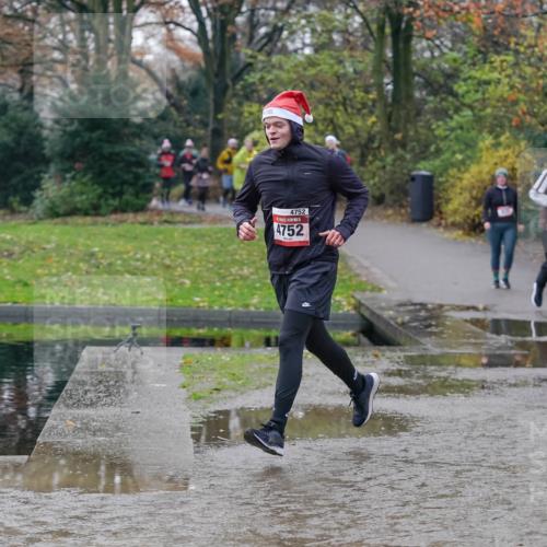 07.12.2025 - St. Pauli X-Mass-Run No. 15 Michael Burmester http://msf.ph/oto/9412313 07.12.2025 11:43:47 Laufen 4752, 15, 4752 meine-sportfotos.de