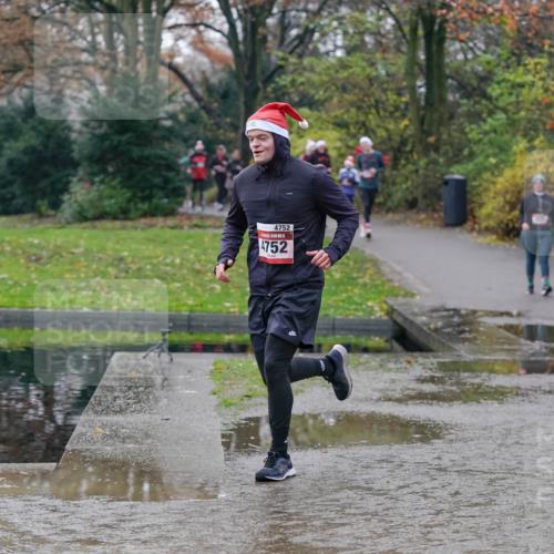 07.12.2025 - St. Pauli X-Mass-Run No. 15 Michael Burmester http://msf.ph/oto/9412315 07.12.2025 11:43:47 Laufen 4752, 4752 meine-sportfotos.de