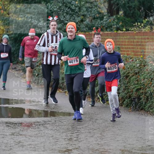 07.12.2025 - St. Pauli X-Mass-Run No. 15 Michael Burmester http://msf.ph/oto/9412318 07.12.2025 11:43:49 Laufen 835, 304, 2, 5, 4019, 4364, 4020 meine-sportfotos.de