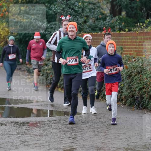 07.12.2025 - St. Pauli X-Mass-Run No. 15 Michael Burmester http://msf.ph/oto/9412324 07.12.2025 11:43:49 Laufen 4019, 4728, 020 meine-sportfotos.de