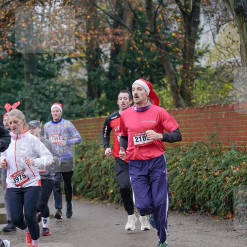 07.12.2025 - St. Pauli X-Mass-Run No. 15 Michael Burmester http://msf.ph/oto/9412325 07.12.2025 10:01:27 Laufen 3975, 40, 9702020, 1997, 169, 2185 meine-sportfotos.de