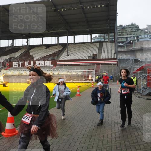 07.12.2025 - St. Pauli X-Mass-Run No. 15 Fabian Wolf http://msf.ph/oto/9412326 07.12.2025 11:16:23 Ziel 1800, 1802, 1821, 1825, 3241, 3256 meine-sportfotos.de