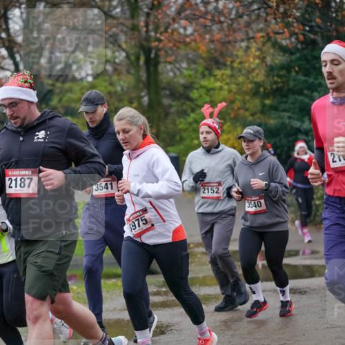 07.12.2025 - St. Pauli X-Mass-Run No. 15 Michael Burmester http://msf.ph/oto/9412337 07.12.2025 10:01:28 Laufen 5, 2187, 3541, 3975, 2152, 3540, 21 meine-sportfotos.de