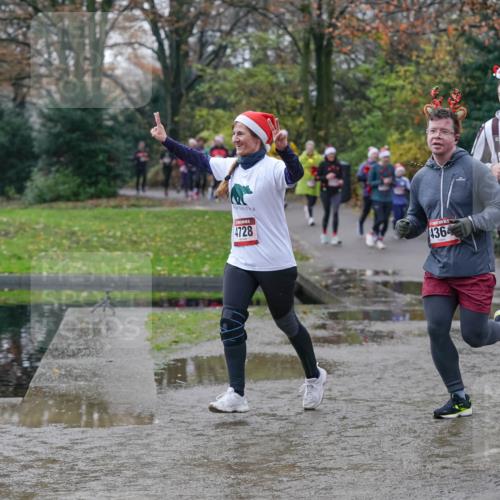 07.12.2025 - St. Pauli X-Mass-Run No. 15 Michael Burmester http://msf.ph/oto/9412359 07.12.2025 11:43:52 Laufen 402, 4728, 4364, 1304 meine-sportfotos.de