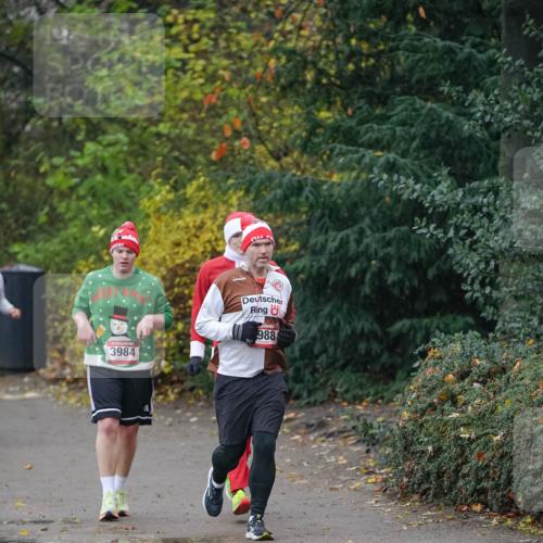07.12.2025 - St. Pauli X-Mass-Run No. 15 Michael Burmester http://msf.ph/oto/9412384 07.12.2025 10:01:36 Laufen 988, 3984 meine-sportfotos.de