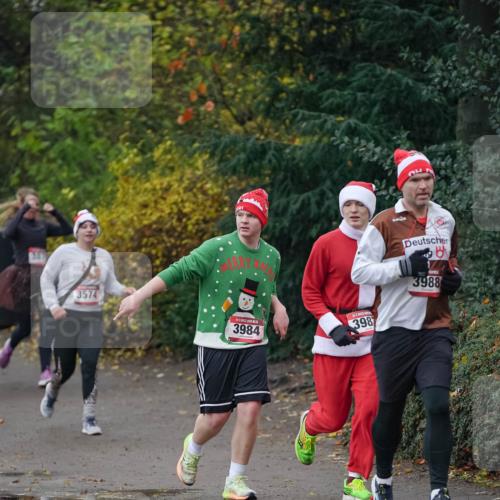 07.12.2025 - St. Pauli X-Mass-Run No. 15 Michael Burmester http://msf.ph/oto/9412393 07.12.2025 10:01:38 Laufen 387, 3574, 3984, 398, 3988 meine-sportfotos.de